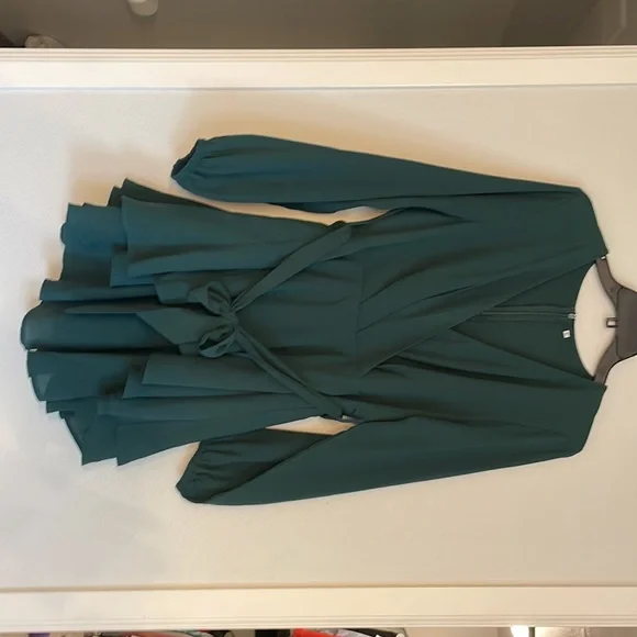 Green cocktail dress - Picture 2 of 4